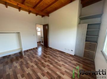 Departamento · 45m² · 2 Ambientes · PH 2 Ambientes Al Frente en Alquiler. con Patio