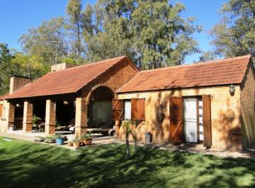 Casa · 140m² · 3 Dormitorios · Casa Estilo Campo - Club de Campo El Moro - en Alquiler Anual