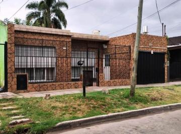 Casa · 166m² · 2 Ambientes · 3 Cocheras · Casa Americana + Departamento Venta Ituzaingó