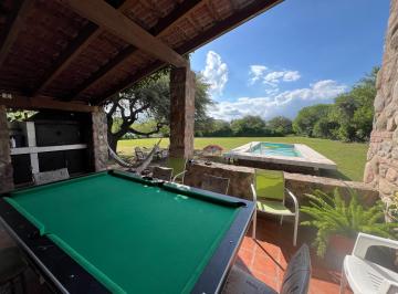 Casa de 10 ambientes, Villa Allende · Casa Quinta Barrio Golf
