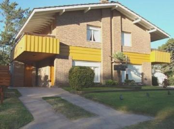 Casa de 4 ambientes, Pinamar · Casa en Pinamar Febrero 2025! Dueño Alquila. 4 de La Playa y 10 del Centro