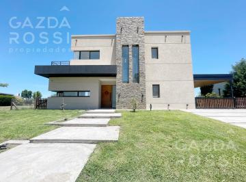 Casa · 185m² · 4 Ambientes · 2 Cocheras · Espectacular Casa a Estrenar, Amoblada, con Fondo a La Laguna en Horizontes Al Sur, Canning