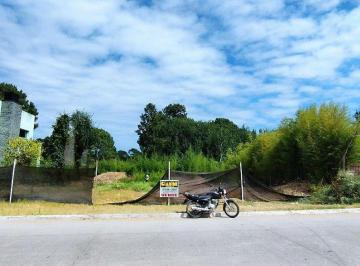 GIA-GI1-2657_2 · Venta Lote 600 m² Nivelado y Planos Aproba P/ Obra Zona Golf