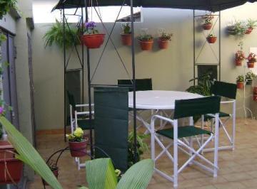 PATIO · Casa con 4 Dorm. y 230 m² en Venta en Temperley