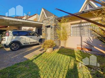 Casa · 215m² · 5 Ambientes · 2 Cocheras · Venta Casa 5 Ambientes Castelar Norte