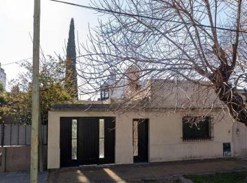 Casa de 3 ambientes, Lomas de Zamora · Casa en Venta de 3 Ambientes con Cochera en Banfield
