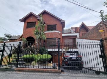 Casa · 389m² · 5 Ambientes · 2 Cocheras · Casa - Quilmes Oeste
