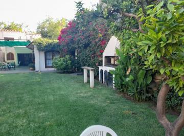 Casa de 5 ambientes, Godoy Cruz · Casa 4 Dorm., 5 Baños, Cochera, Piscina y Quincho