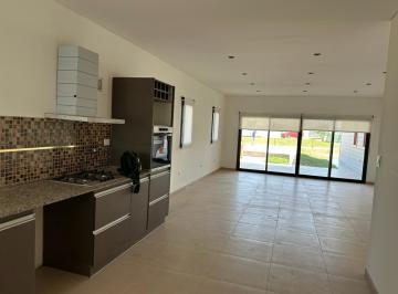 Casa · 203m² · 4 Ambientes · 4 Cocheras · Propiedad en Venta 4amb - en Barrio Privado Cruz del Sur