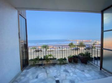 Departamento · 140m² · 4 Ambientes · 1 Cochera · Semipiso con Vista Al Mar, en Emblemático Edificio, Frente a Las Escalinatas de Playa Grande.