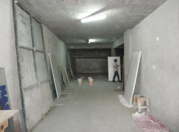 Local comercial · 187m² · 1 Ambiente · Local, Triunvirato 3100 de 187 m², 3 m Altura Cerca Boca Subte