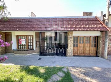 Casa · 170m² · 7 Ambientes · 2 Cocheras · Casa en Venta Rosario Alberdi