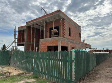 Casa · 235m² · Casa - Esteban Echeverria