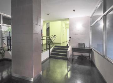 Departamento de 4 ambientes, Parque Patricios · Excelente 4 Ambientes de 66 m - Balcon / Muy Luminoso