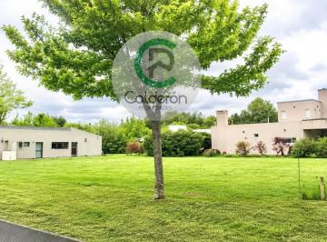 Terreno · 760m² · Terreno Lote en Venta en La Cesarina Permuta