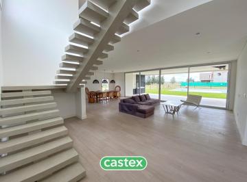 Casa · 300m² · 5 Ambientes · Casa de 3 Dorm. en Venta en Terralagos, Canning