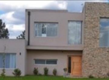 Casa de 4 ambientes, Pilar · Marinas del Pilar, Casa Moderna.