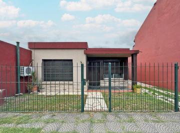 Casa · 70m² · 3 Ambientes · 1 Cochera · Casa - 3 Ambientes - Merlo Sur
