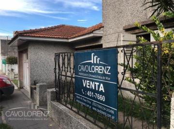 Casa de 4 ambientes, Mar del Plata · Barrio Las Avs - Gral. del Riego y Magallanes. Chalet 4 Ambientes.
