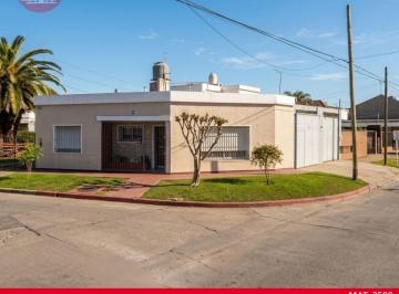 Casa de 6 ambientes, Morón · Casa de 6 Ambientes con Departamento en El Palomar