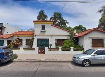 Consultorio de 5 ambientes, La Matanza · Ramos Mejia Centro - Excelente Casa - Castelli 424 - Alquiler Solo Comercial