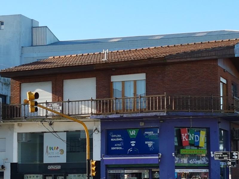 Departamento sin gastos de expensas tipo Ph en un primer piso con cochera