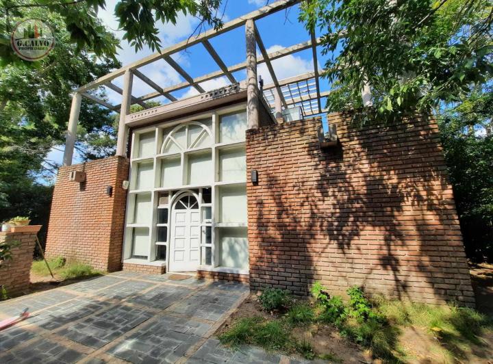 Casa · 85m² · 2 Dormitorios · 1 Cochera