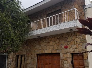 Casa de 6 ambientes, Lanús · Excelente Propiedad Opcional 3 Departamentos Mas Amplio Salón con Cocheras