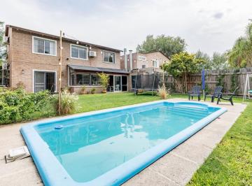 Casa · 164m² · 6 Ambientes · 2 Cocheras · Venta - Casa 3 Dorm. con Jardín y Parrillero - Aldea Fisherton.
