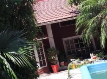 Casa de 4 ambientes, Berazategui · Oportunidad - Venta Casa con Pileta