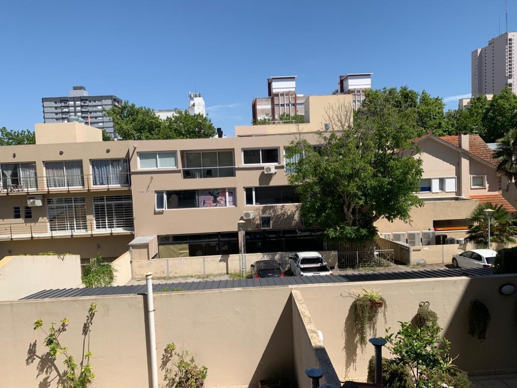 Venta impecable departamento de tres ambientes a metros de Zona Güemes