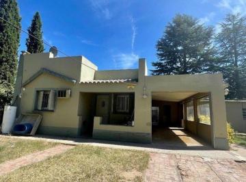 Casa · 75m² · 5 Ambientes · 1 Cochera · En Venta! Casa de 2 Dorm. en Barrio Parque Patagonia
