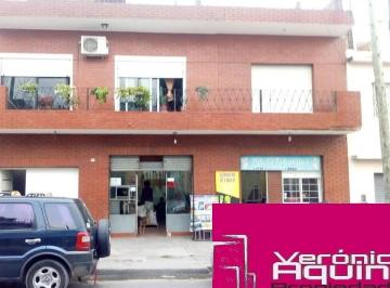Casa · 213m² · 4 Ambientes · 2 Cocheras · Bajamos El Precio Casa de 5 Amb con 2 Locales y Cochera