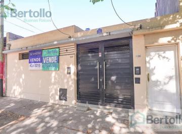 Casa · 50m² · 3 Ambientes · 1 Cochera · Venta - Casa 2 Dorm. y Garage - Gutenberg 1130 - Azcuénaga - Rosario