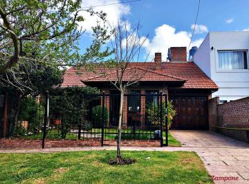 Casa · 98m² · 3 Ambientes · 1 Cochera · Casa en Venta - Punta Mogotes - Mar del Plata