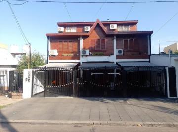 Casa · 78m² · 4 Ambientes · 1 Cochera · Casa - Villa Luzuriaga