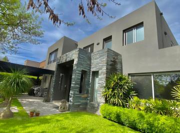 ALQUILER ANUAL – SIN MUEBLES

Espectacular casa de 6 ambientes + dependencia de  · Espectacular Casa con 6 Ambientes + Dependencia de Servicio en Barrio Cerrado!