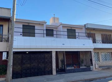 Casa · 188m² · 5 Ambientes · Venta