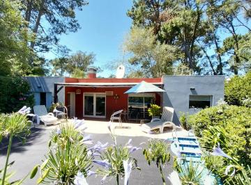 Casa de 3 ambientes, Mar del Plata · Bajo Su Valor - Moderno Chalet en Sierra de Los Padres