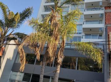 Departamento de 4 ambientes, Morón · Hermoso Depto 4 Ambientes Al Frente con 2 Balcones en Edificio de Categoría