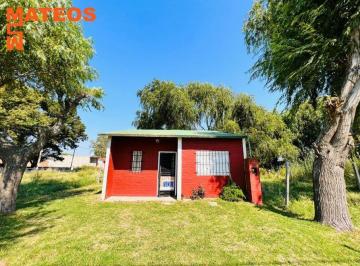 Casa de 3 ambientes, Mar del Tuyú · Casa Sola en Lote de Esquina 14 Esq 51