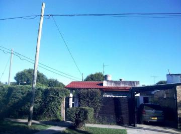 Casa · 100m² · 4 Ambientes · 2 Cocheras · Chalet + Departamento Excel Ubicacion La Reja Bajó Precio!