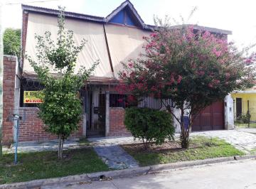 Casa · 150m² · 5 Ambientes · 1 Cochera · Chalet 2 Plantas Excelente Ubicacion Moreno Sur