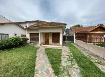 Casa · 150m² · 3 Ambientes · Ideal Inversores Lote de 600! Inmejorable Ubicacion!