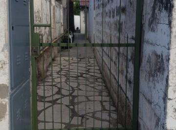 PH · 56m² · 3 Ambientes · Casa Contra Frente Cerca del Centro de V. Ballester