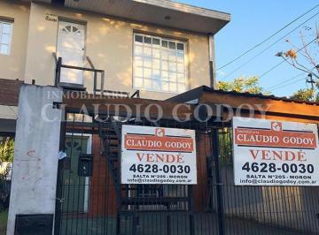 PH · 130m² · 3 Ambientes · Casa en Venta en Moron