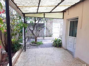Casa · 70m² · 3 Ambientes · 1 Cochera · Casa 3 Ambientes Cochera y Patio en Venta - Padua