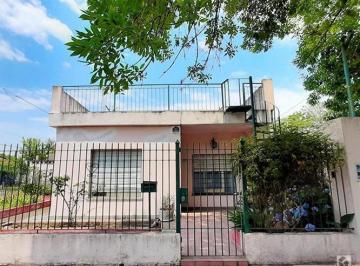 Casa · 70m² · 3 Ambientes · 1 Cochera · Casa 3 Amb C7 Cochera y Patio - Padua