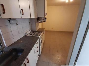 Departamento · 27ha · 1 Ambiente · Departamento 1 Ambiente Dividido Cercanía a La Estación Venta - Moron