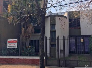 Casa · 150m² · 4 Ambientes · 1 Cochera · Casa en Venta en Moron